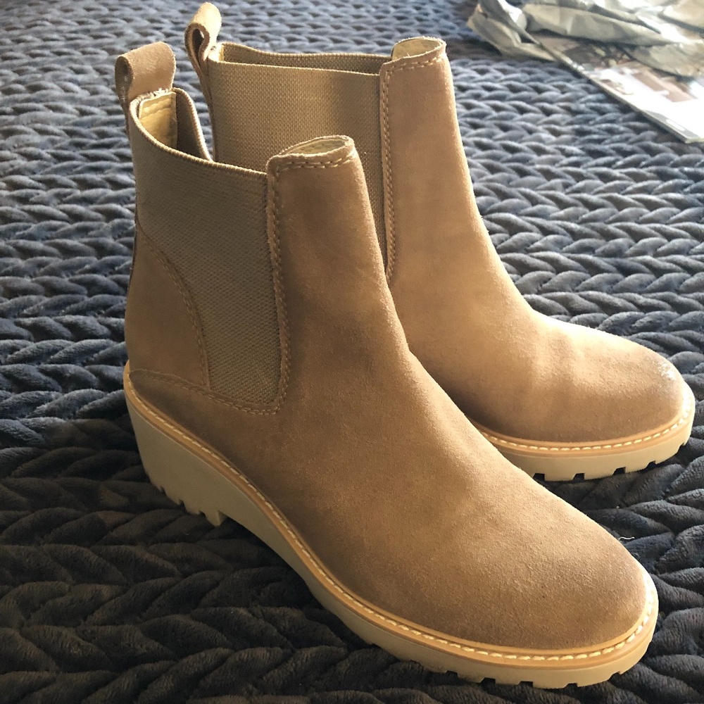 Baddie Wedge Chelsea Boot Dolce Vida - Size 8